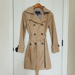 Like NEW London Fog Trench Coat XS